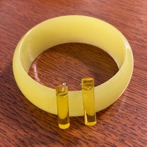 Rare colour 50s lucite bracelet and 80s earrings set